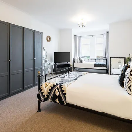 Host & - Regency Mansions *